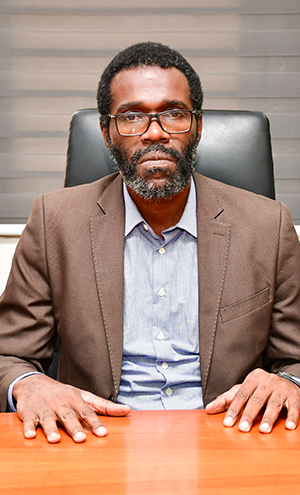 Ghislain BAKALAFOUA, Conseiller, responsable de la logistique et à l'intendance