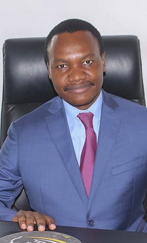 Ursus Fred OTSOA ANDELY, Directeur Général